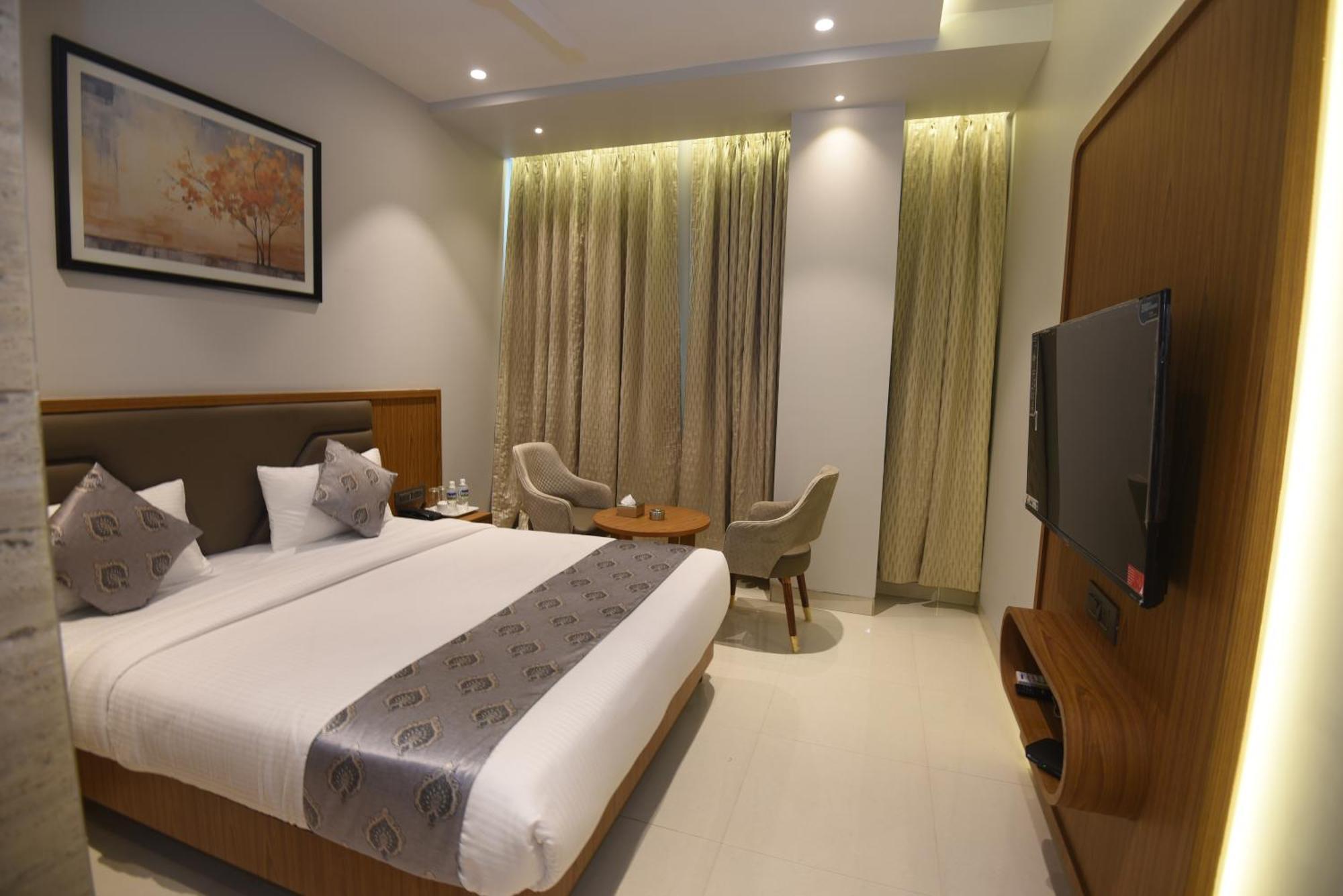 Vishnu Krupa Executive Rooms Virār Esterno foto