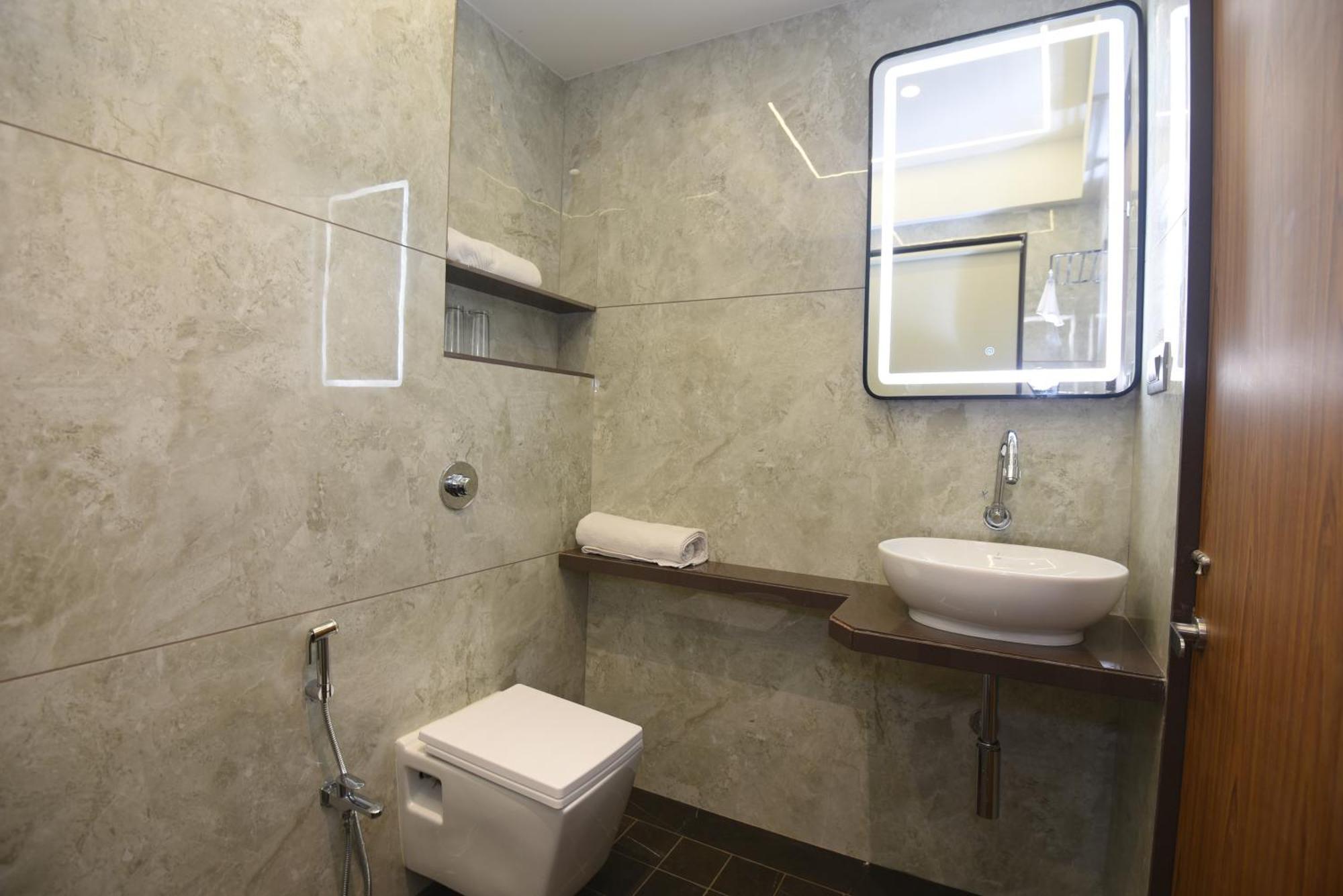 Vishnu Krupa Executive Rooms Virār Esterno foto